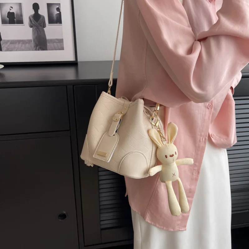 Women's Fashion PU Retro Casual Crossbody Large Capacity Single Shoulder Bag Portable Luxury String Bucket Bag for женский Bolsa