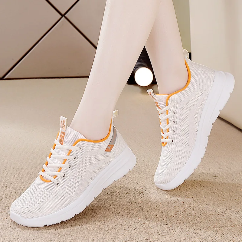2023 Spring New Sports Shoes Women's Lightweight Soft-Soled Wear-Resistant Square Dance Shoes Middle-Aged Ladies Mother Shoes