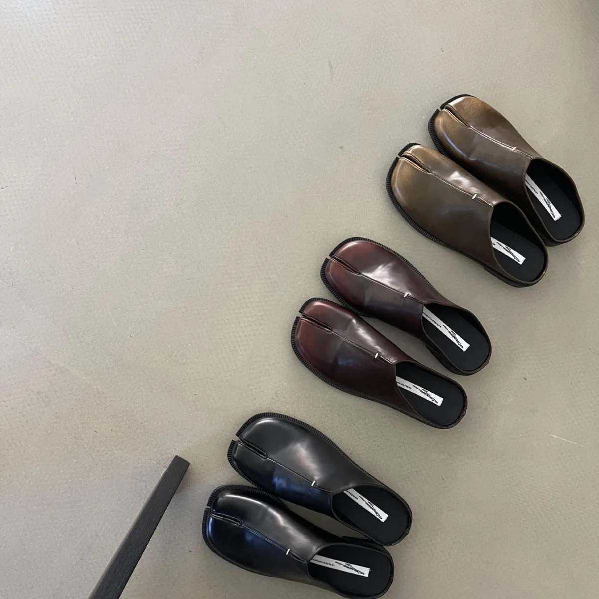 Женские тапочки с раздельным носком цвет в ассортименте