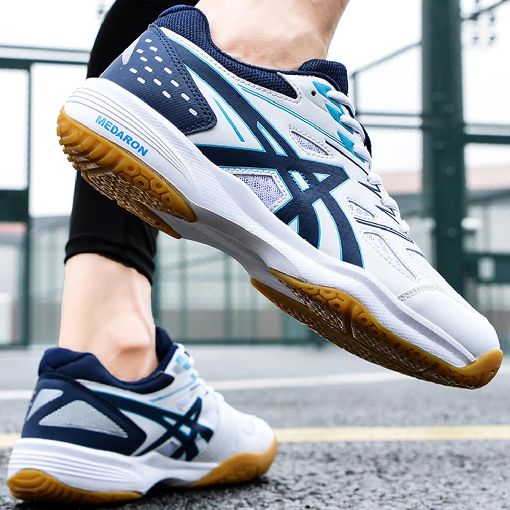 Men Sport Badminton Shoes Comfortable Athletic Mesh Couple Shoes Lace Up Breathable Women Training Footwear Free Shipping