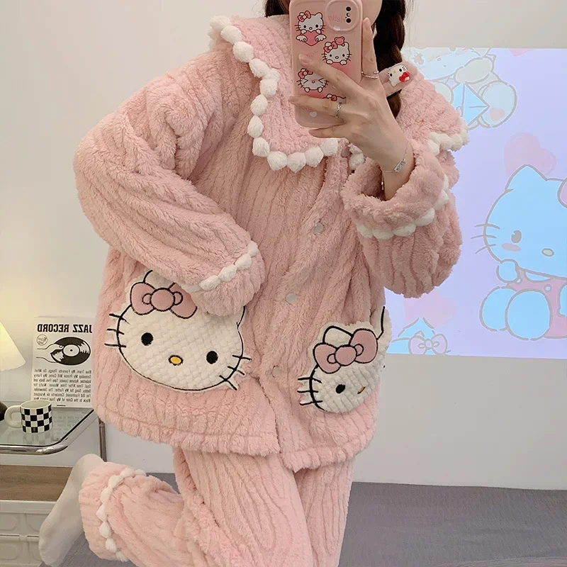 

Sanrio Kawaii Anime Cute Hello Kitty pajamas Coral velvet leisure time sleep Home dressing polyester Autumn and winter styles