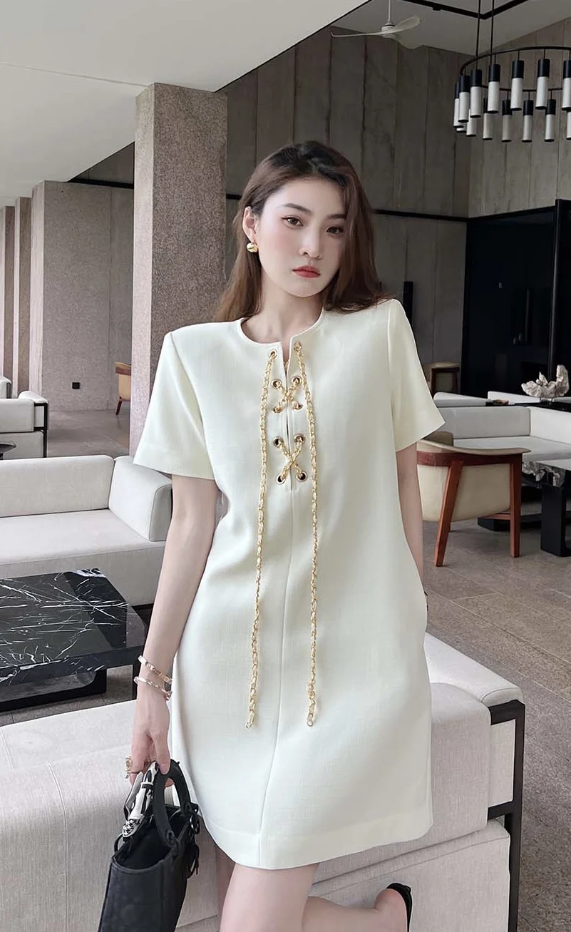 

Новинка 2023, модное женское платье с цепочкой на раннюю весну 0317