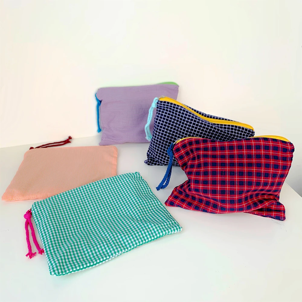 

Women Contrast Color Cosmetic Bag Cute Plaid Clutch Purse For Girls Large Capacity Zipper Makeup Bag Portable Travel Pouch