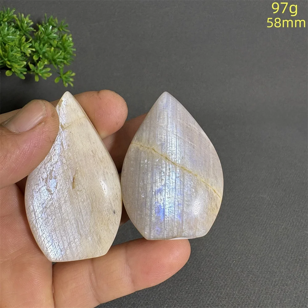 

Лунный камень синего цвета для дома