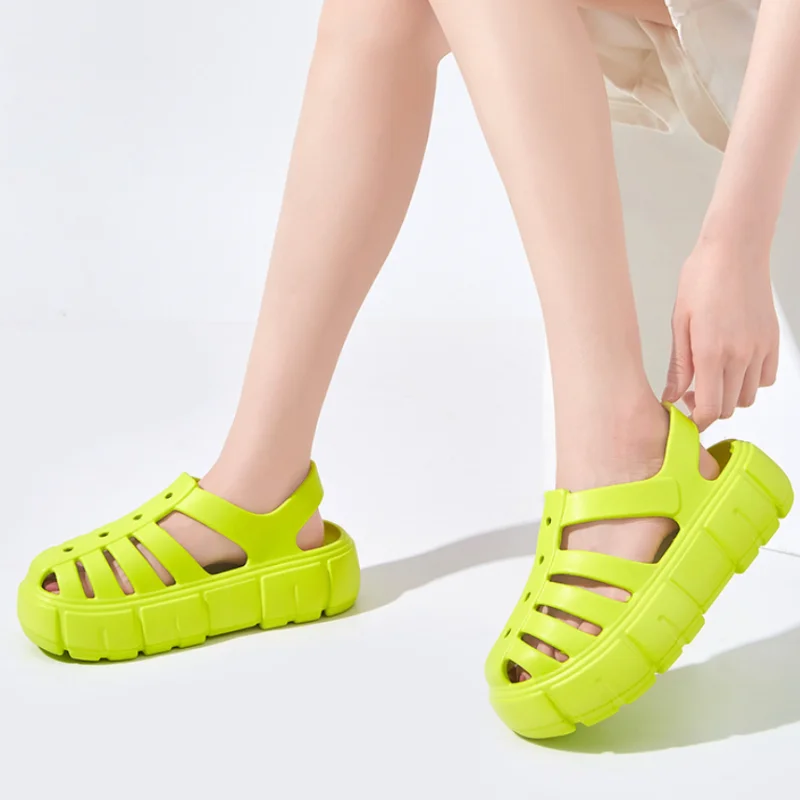 

2023 New Women Sandals Thick Heels Roman Style Seaside Waterproof Female Shoes Breathable Hole Platform Outdoor Sandale Femme
