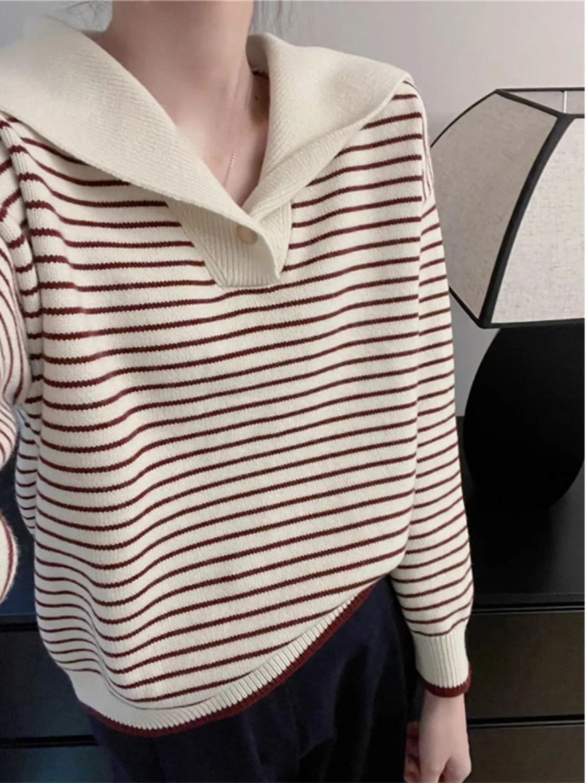 Осенне-зимняя темно-синяя рубашка с лацканами в полоску свободный утягивающий