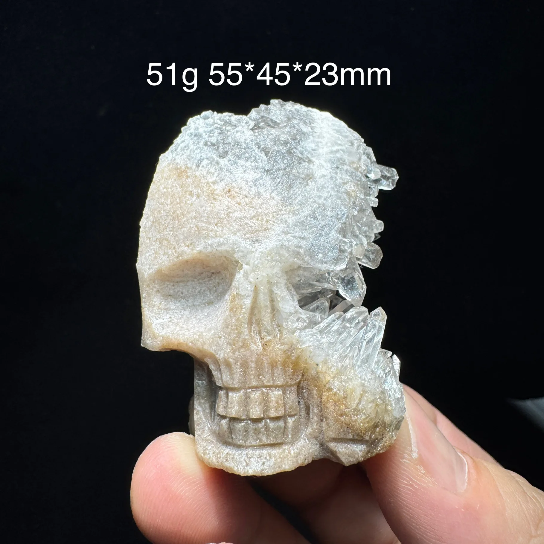 

Натуральный резной хрустальный череп