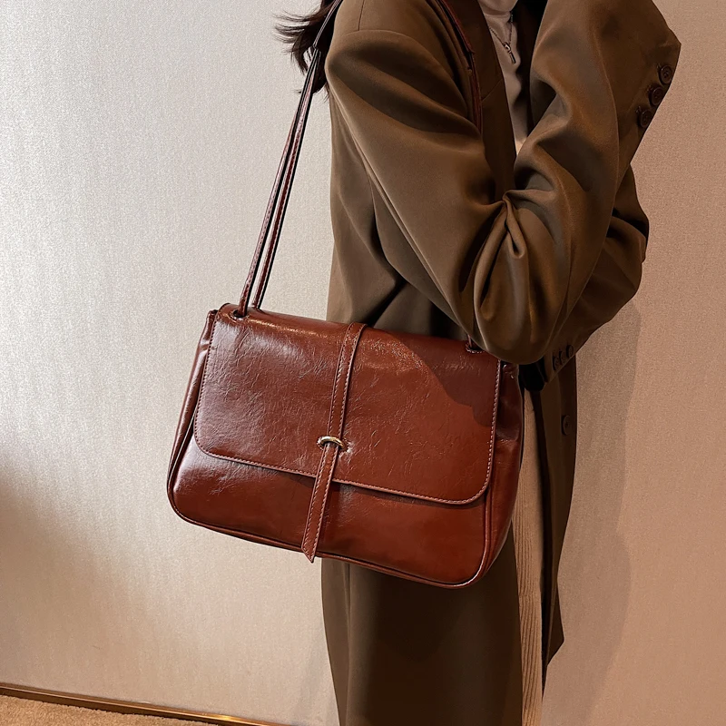 Vintage Shoulder Side Bags for Women 2022 Trend Designer High Capacity Leather Crossbody Bag Handbags and Purses