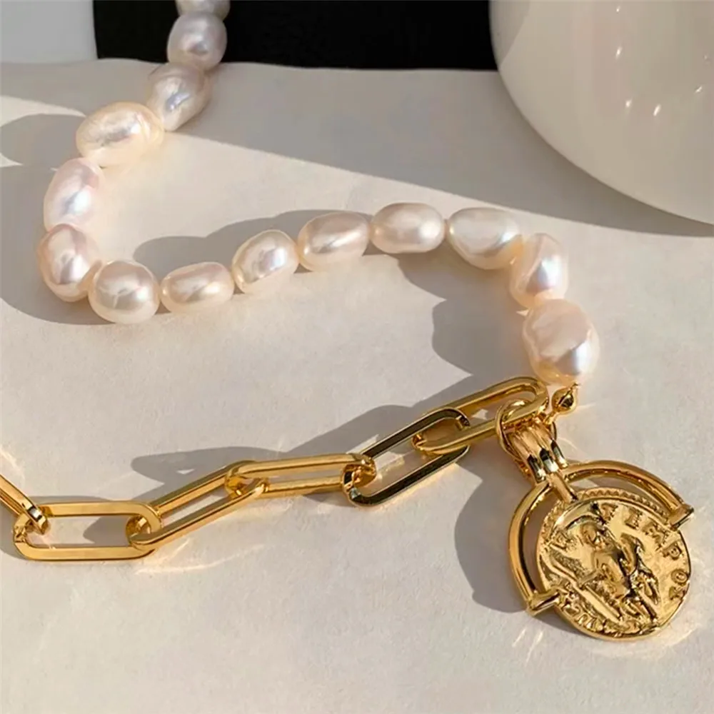 

European and American fashion design sense natural baroque pearl stitching female necklace light luxury wind clavicle chain