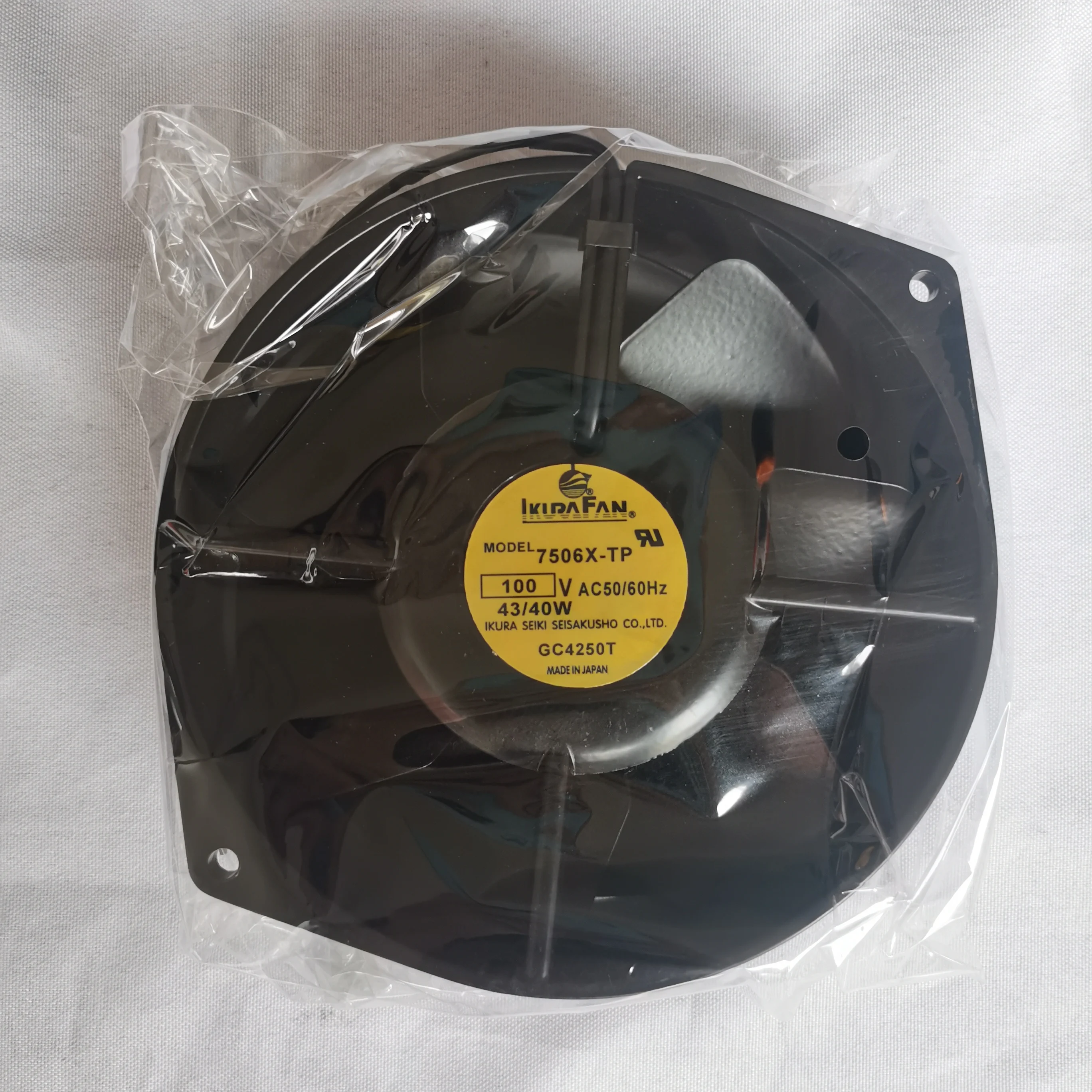 

TYPE 7506XTP 7506X-TP without sensor High temperature fan 100V 172*150*55