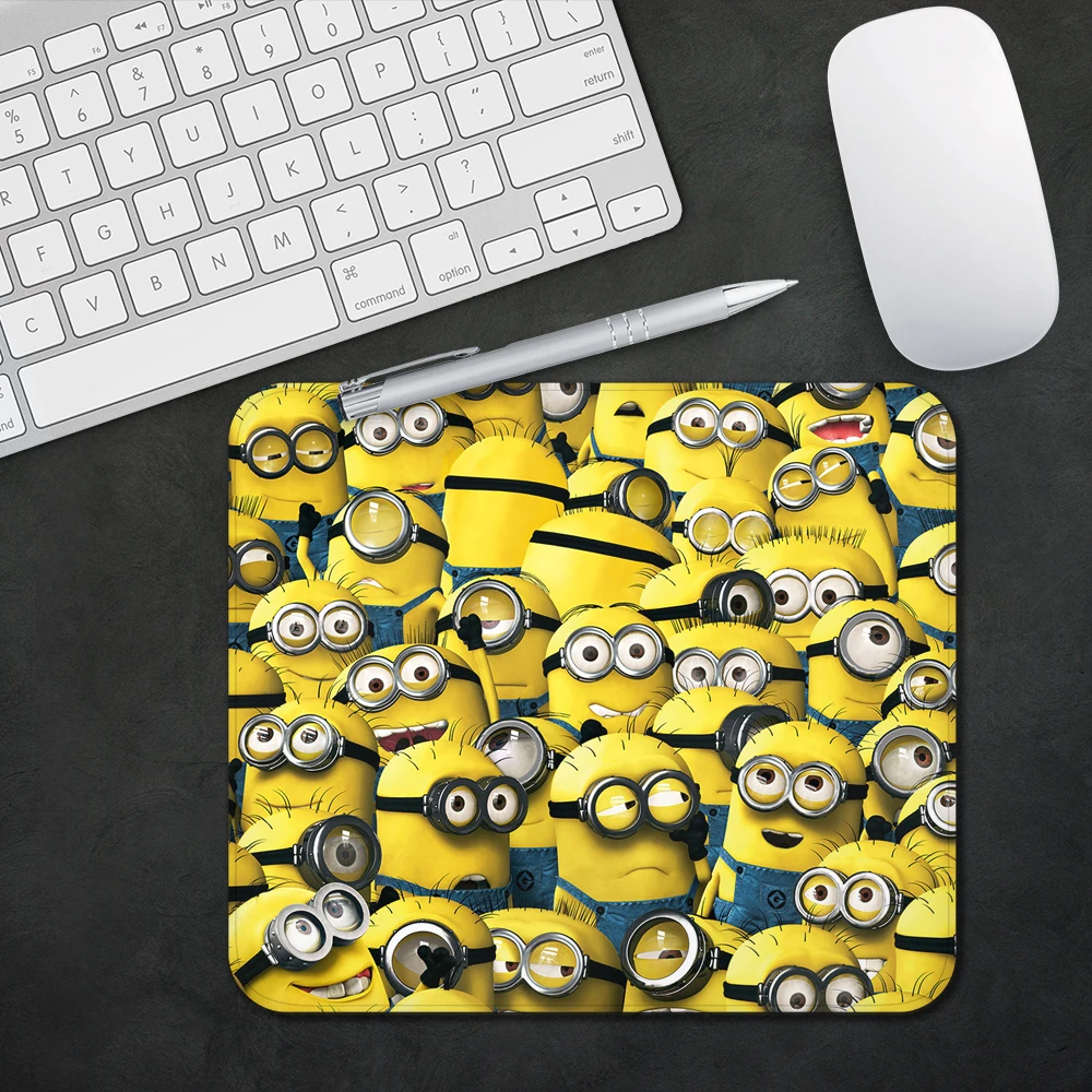

Cute Cartoon Minions Design Pattern Game mousepad Small Pads Rubber Mouse Mat MousePad Desk Gaming Mousepad Cup Mat