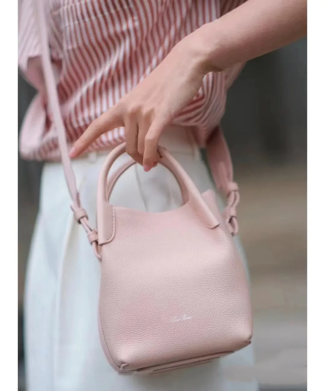 

LP Brand Cowhide With Lychee Markings Commuting Simple Loro Handbag Single Shoulder Bag Oblique Cross Package Bucket Bag Lady