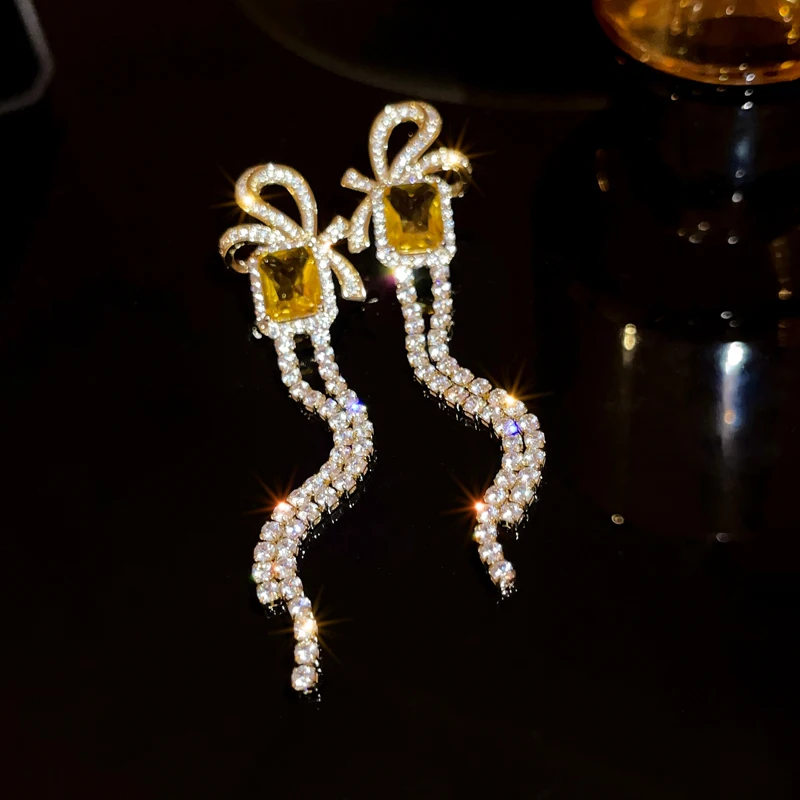 

DREJEW Shiny Yellow Zircon Drop Earrings Bridal Geometric Square Rhinestone Long Tassel Earrings Party Wedding Jewelry Gifts