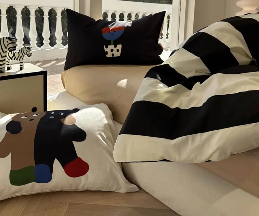 Женский комплект постельного белья с черными полосками двойной полный