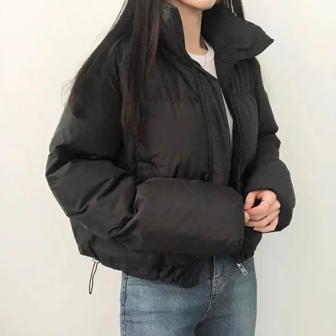 Парка женская короткая с воротником-стойкой на зиму