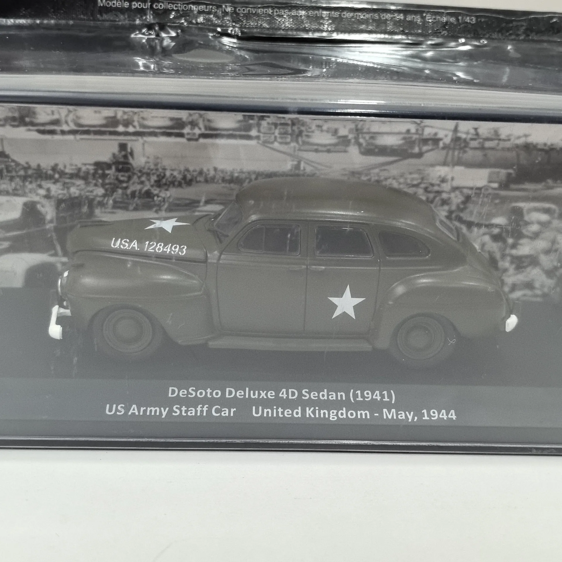 Фото Модель автомобиля IXO 1/43 масштаба DESOTO DELUXE 4D SEDAN 1941-1944 Q3 из литого сплава. №2
