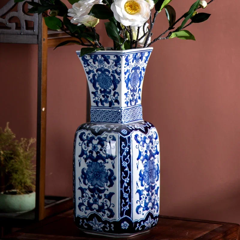 Классическая ваза для цветов сине-белые керамические украшения рукоделия