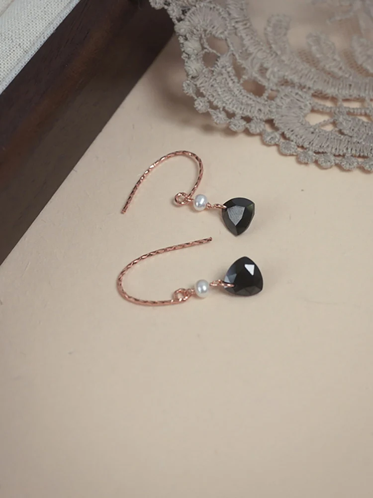 Yeajewel темперамент треугольник черный циркон жемчуг висячие серьги 925 серебряный