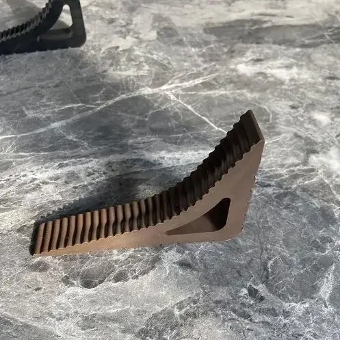 

Резиновый дверной стопор треугольный