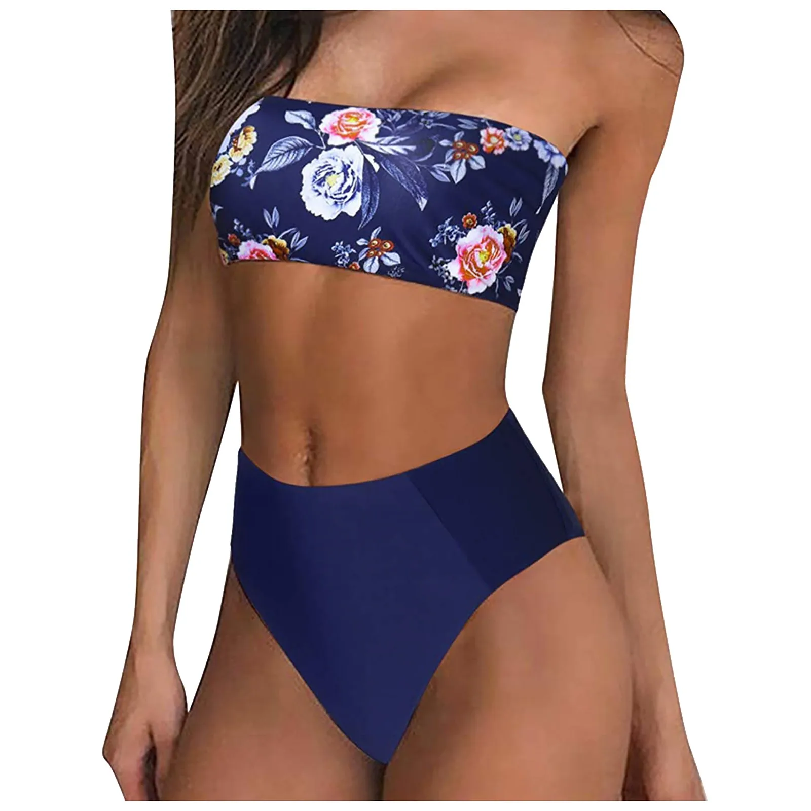 

Женский купальный костюм с чашками пуш-ап и открытыми плечами