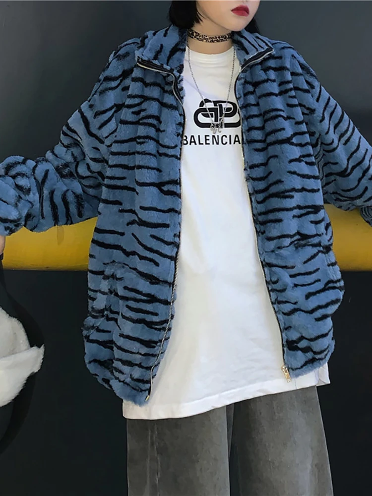 Goth Dark Winter Warm Faux Fur Striped Oversize Jackest Y2k Fashion Grunge Streetwear Loose Coats Women Zip Up egirl Outfit Fall