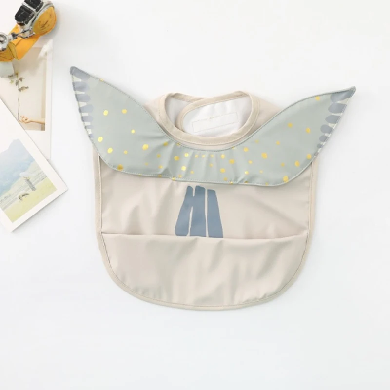 

Waterproof Baby Bibs Children Feeding Bibs Kids Cute Smocked Infant Apron Baby Stuff Wing Sleeve Bib with Pocket Newborn Babies