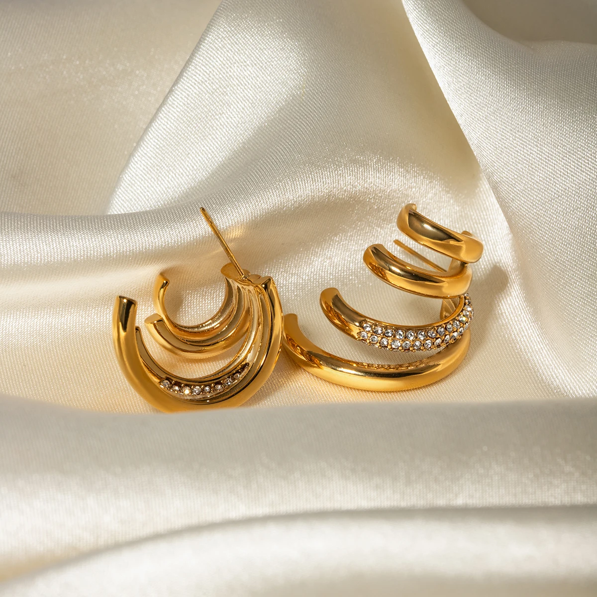 Четырёхслойные серьги в форме с из нержавеющей стали золотого цвета