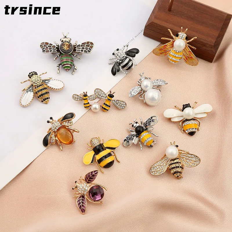 

Cute Bee Brooch Girl Heart Cartoon Bee Pearl Corsage Alloy Dripping Oil Women Men Clothing Accessories