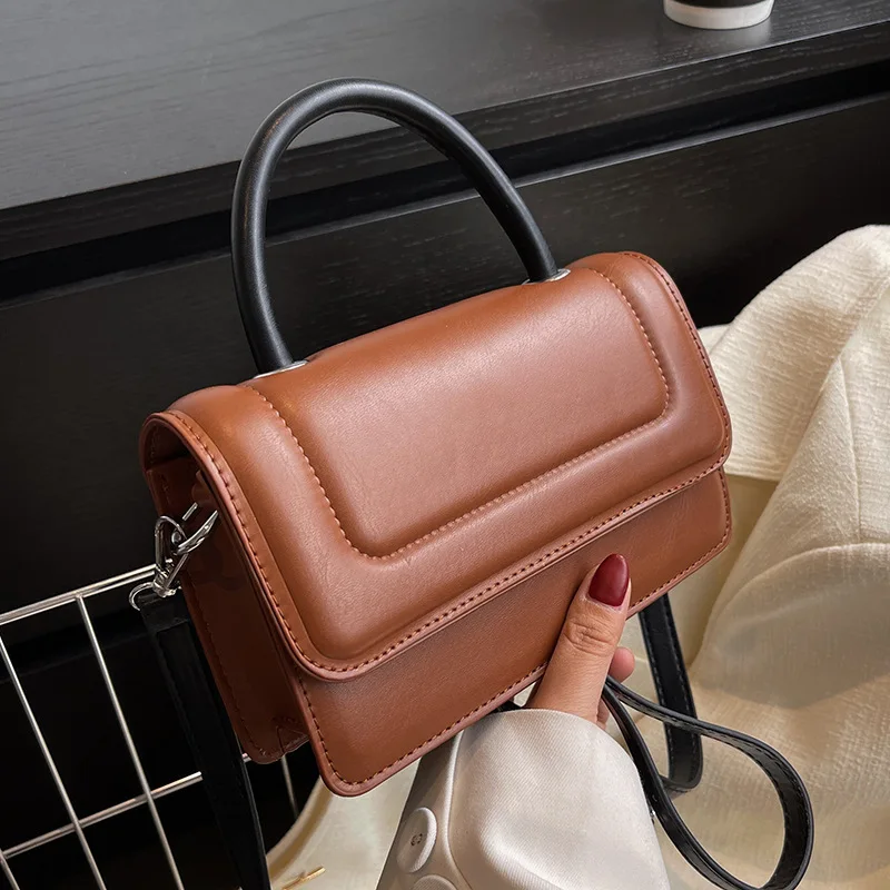 

Женская кожаная сумка, новинка весны 2022, трендовая текстурная сумка-мессенджер, модная универсальная маленькая квадратная сумка на одно пл...