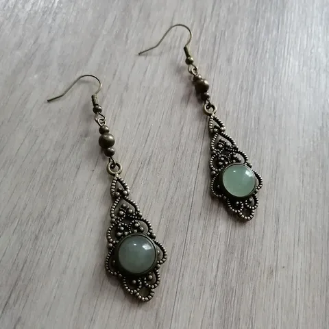 Викторианские готические бронзовые серьги с выдолбленной цветочной инкрустацией, круглые висячие серьги с зеленым авантюрином для женщин, ювелирные аксессуары, подарок