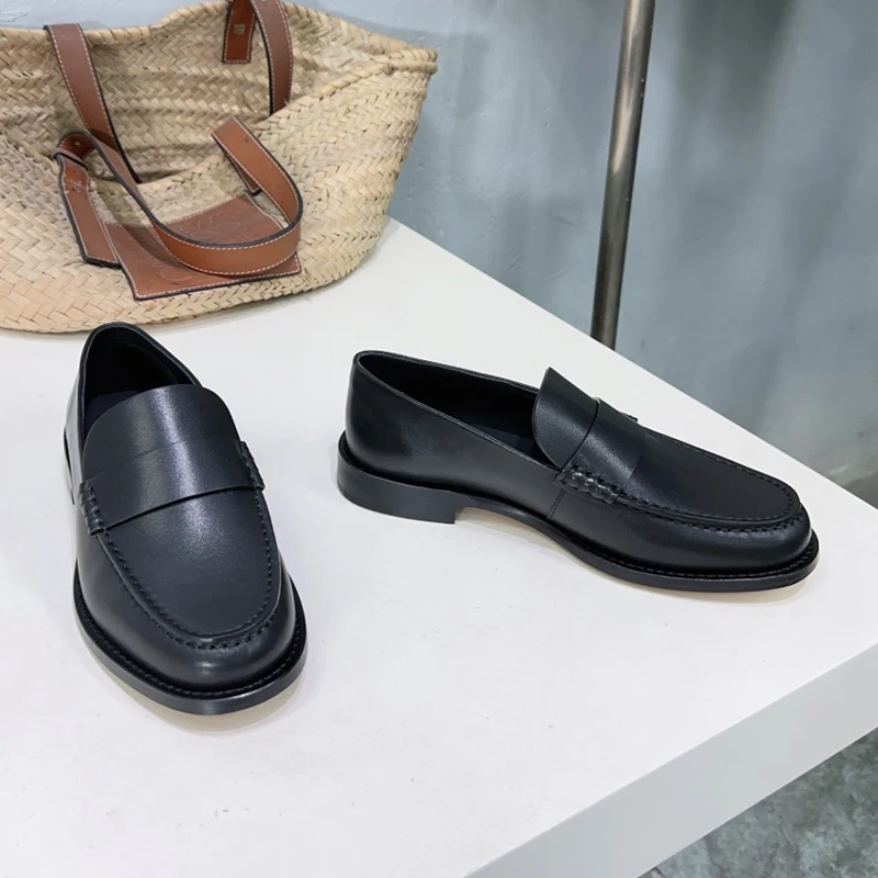 Новинка весны 2025 года замшевые однотонные лаконичные лоферы женские туфли на