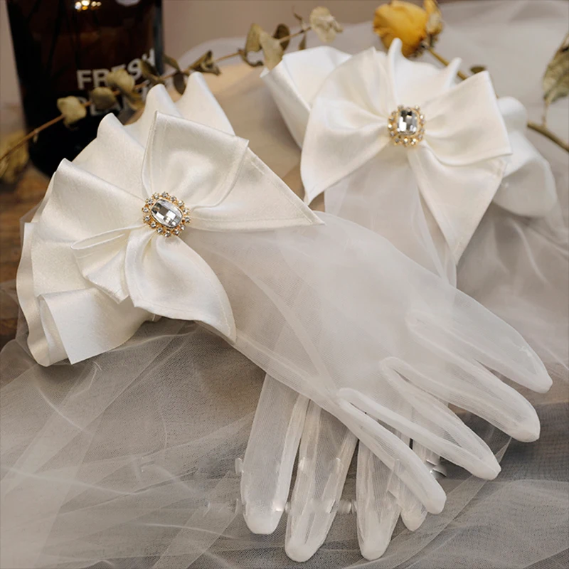 

New bridal gloves diamond inlaid butterfly wedding ceremony white wedding dress satin short vintage sweet accessories