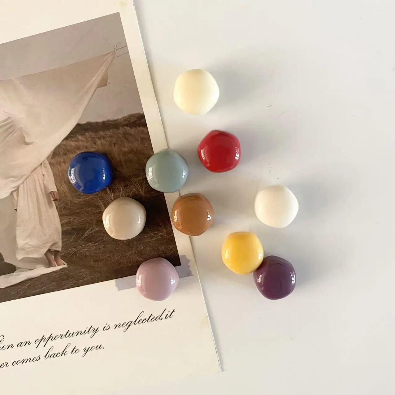 

Набор из 10 круглых матовых магнитов для холодильника