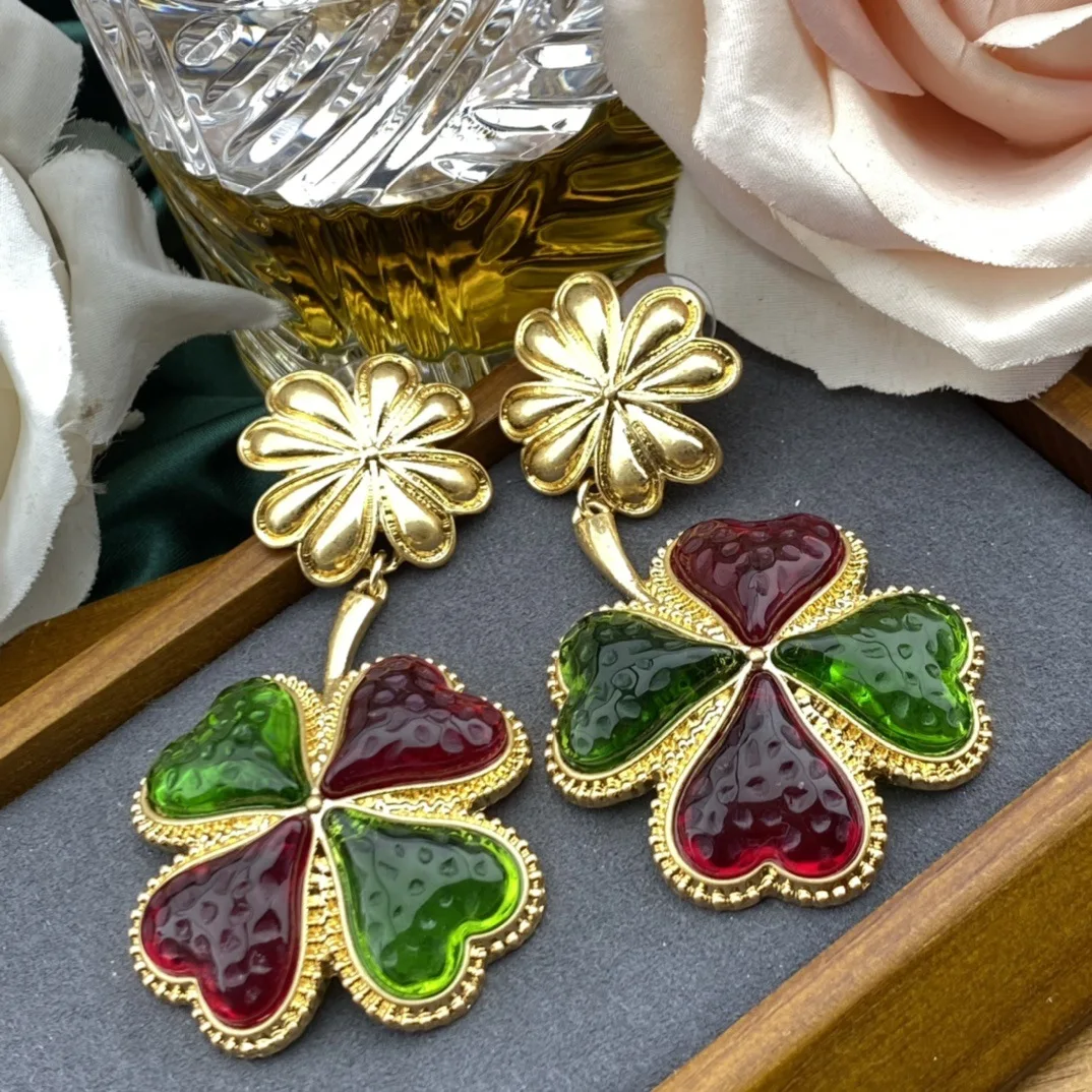 

European and American heavy industry vintage peach flower colored glaze earrings