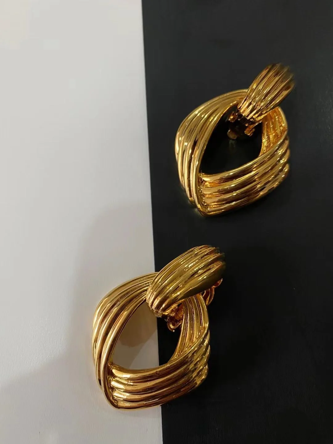 

European and American foreign trade retro niche European and American geometric ear clips