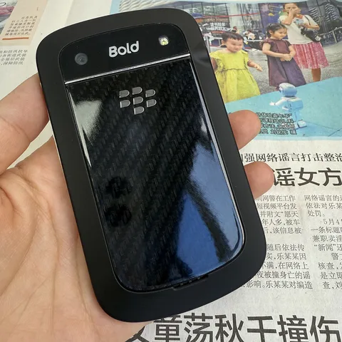 Blackberry Bold Touch 9900 3G мобильный телефон QWERTY клавиатура 2,8 ''TFT-экран Wi-Fi 5MP 8 ГБ ПЗУ мобильный телефон