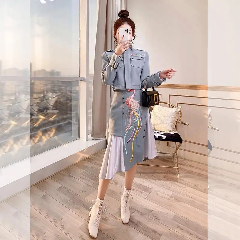 

2022 Women Autumn Winter New Two Piece Sets Female Floral Embroidery Short Jackets + Patchwork Skirts Ladies Woolen Suits R308