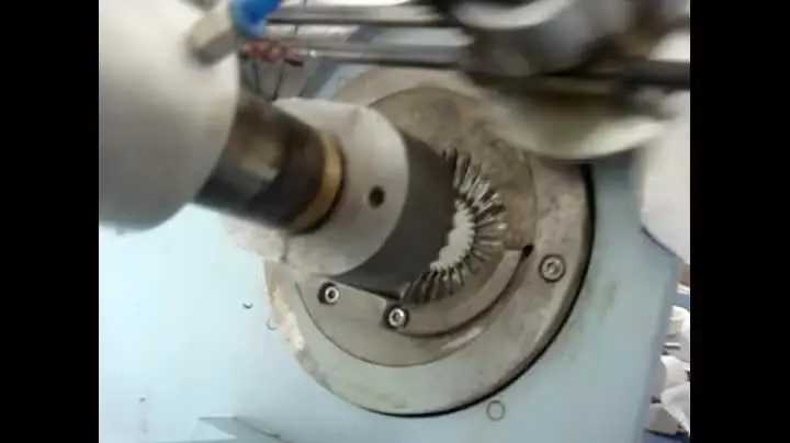 Полностью автоматическая машина для изготовления бумажных стаканчиков торта