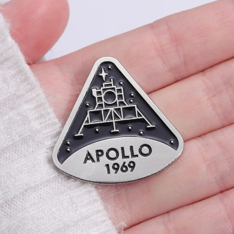 

Металлический значок Apollo Moon 1969