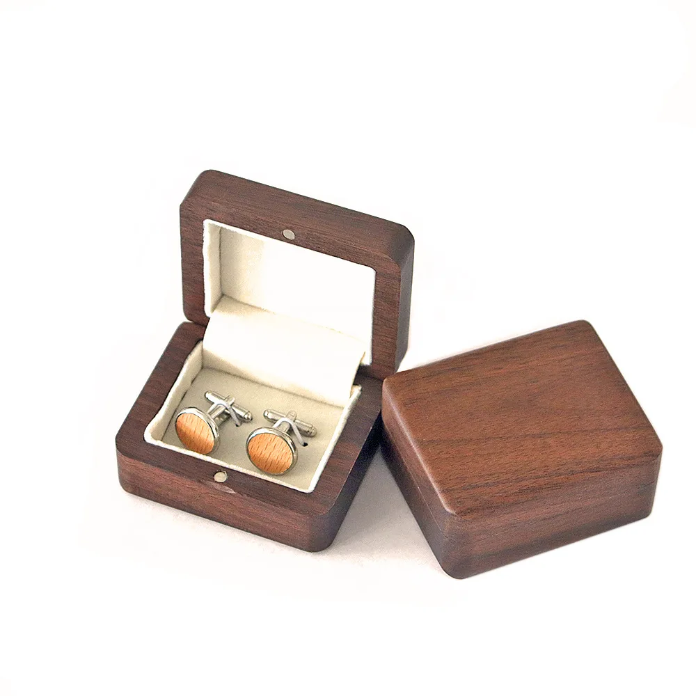 

Упаковка для запонок из черного ореха