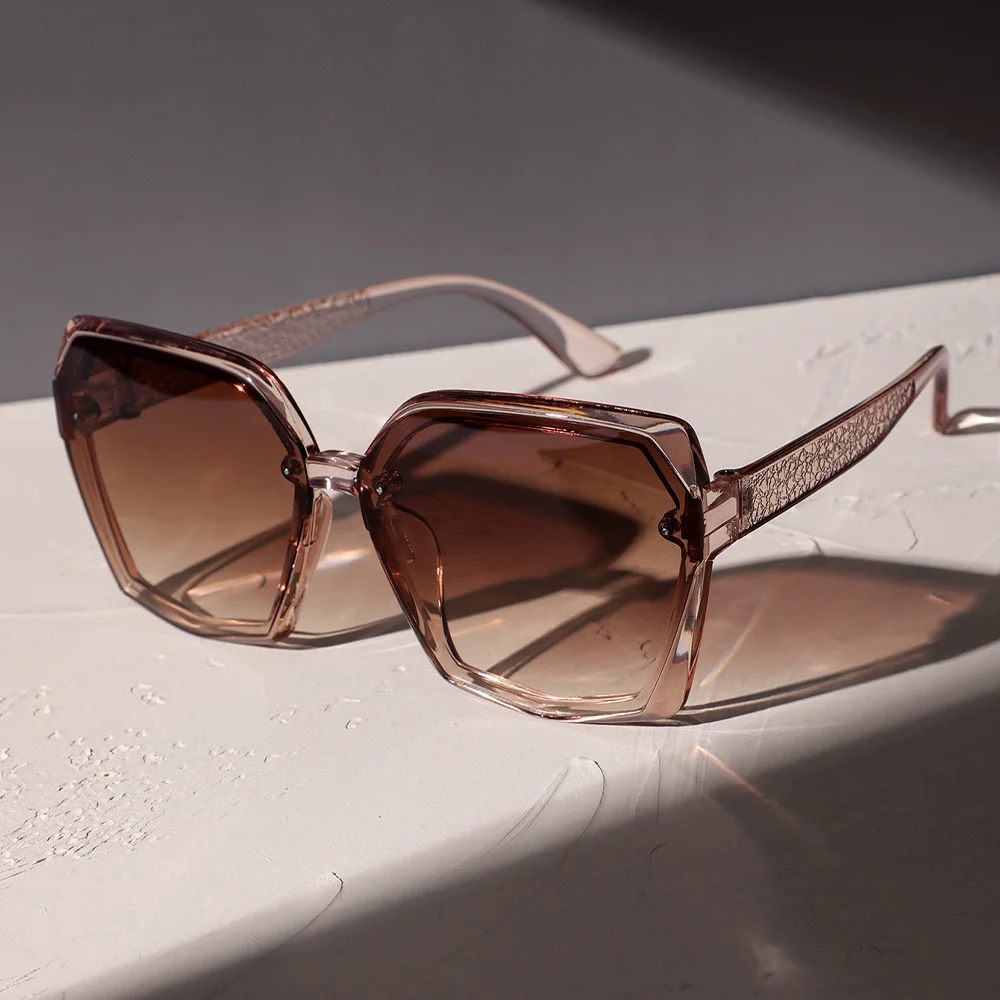 

Очки солнцезащитные женские Асимметричные квадратные, винтажные брендовые дизайнерские солнечные очки с градиентом, в большой коричневой ...