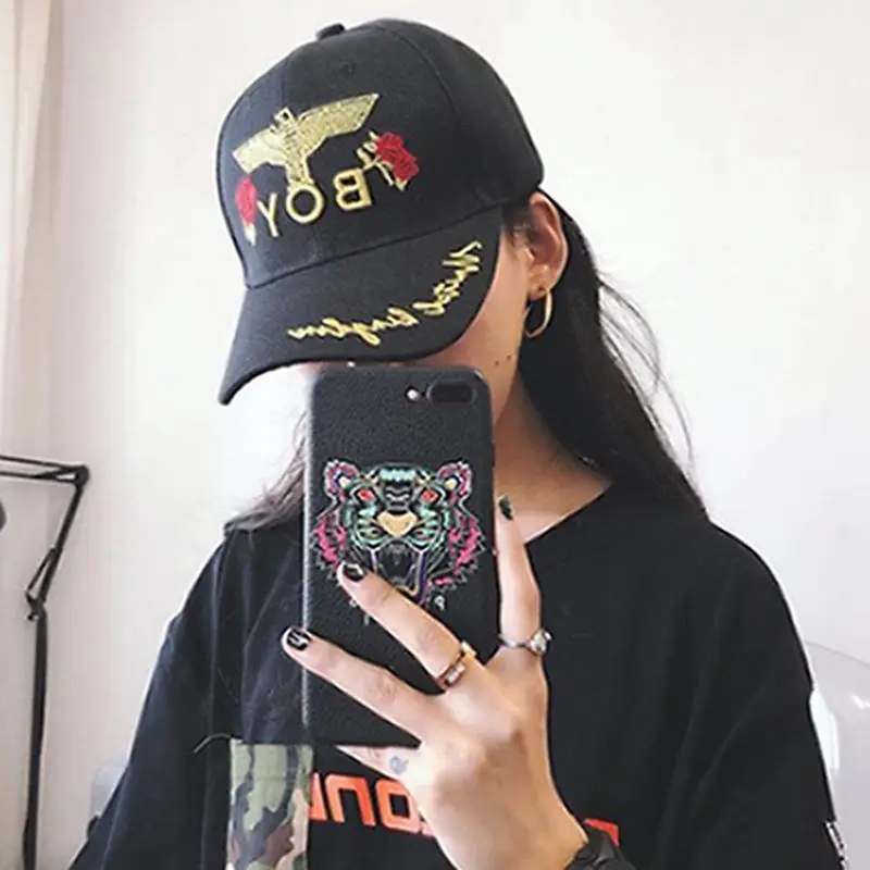 

Boy London 22SS Couple Design Rose Embroidery Canvas Sunshade Cap Summer Sunscreen Fashion Casual Outdoor Boys and Girls Cap