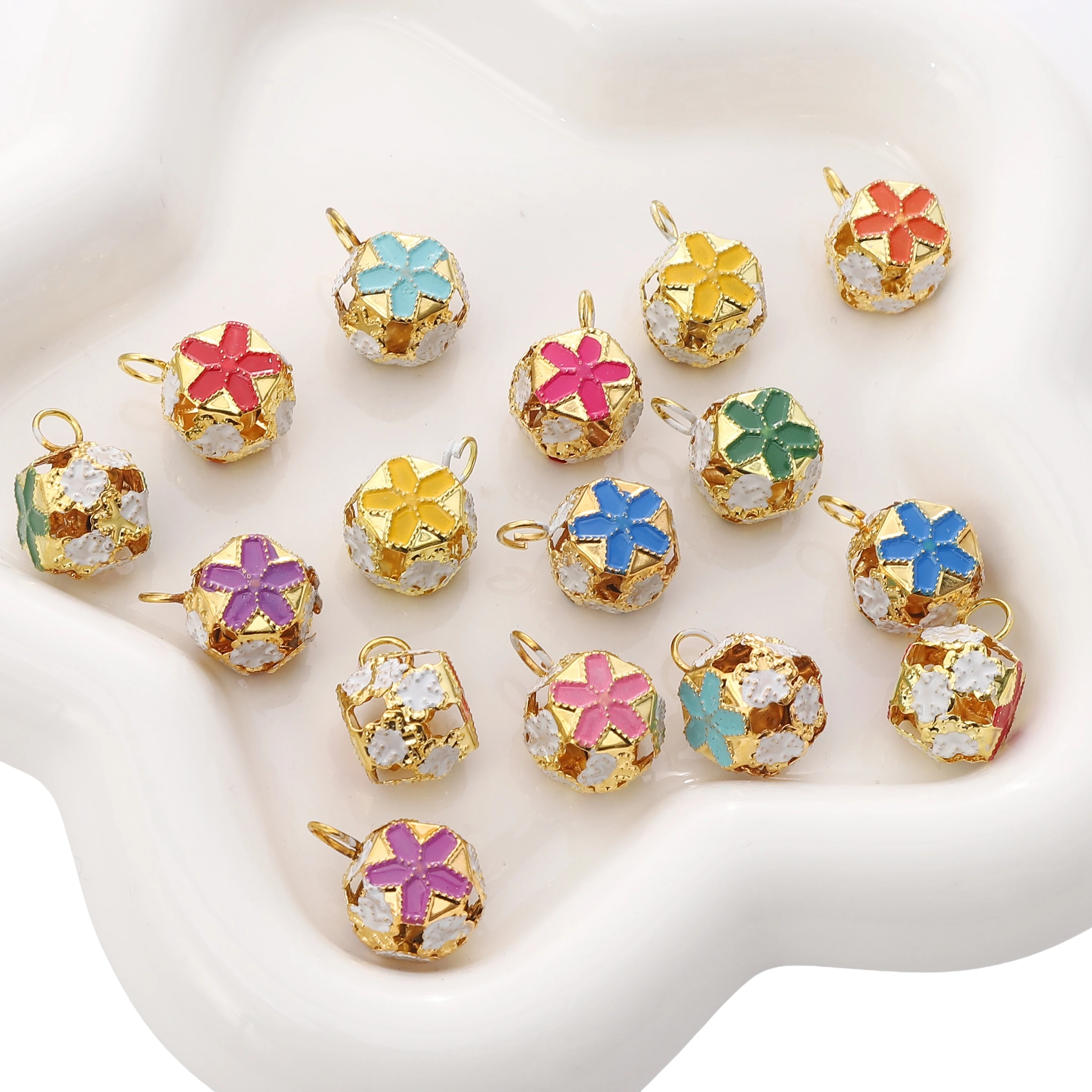 

Цветные колокольчики Beadia