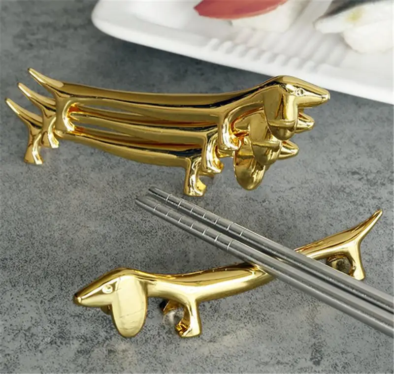 Металлическая подставка для палочек и столовых приборов в форме собаки