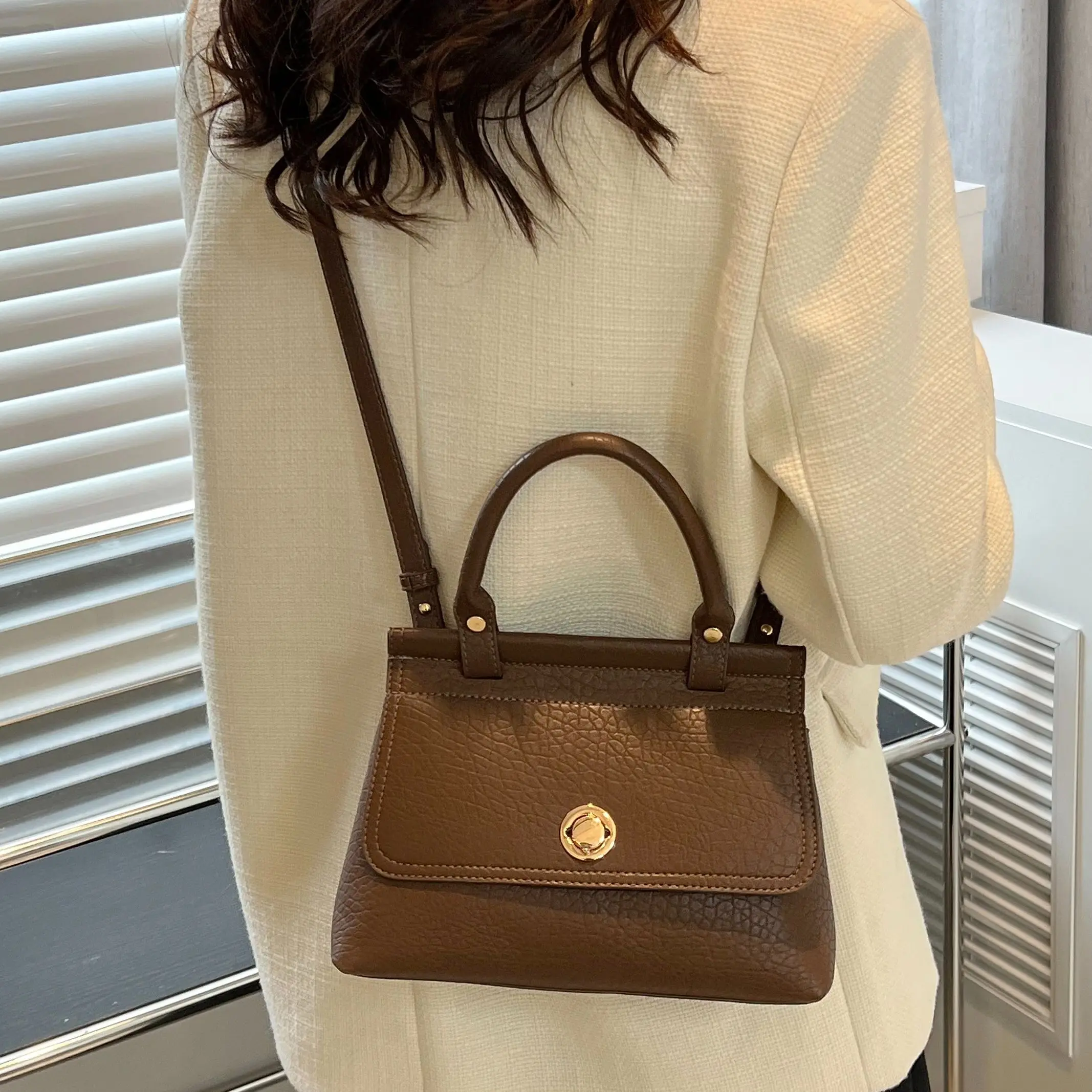 

Модная маленькая сумка-мессенджер для женщин, новинка 2023, трендовая женская сумка на плечо, повседневные женские сумки через плечо, горячая Распродажа, сумки