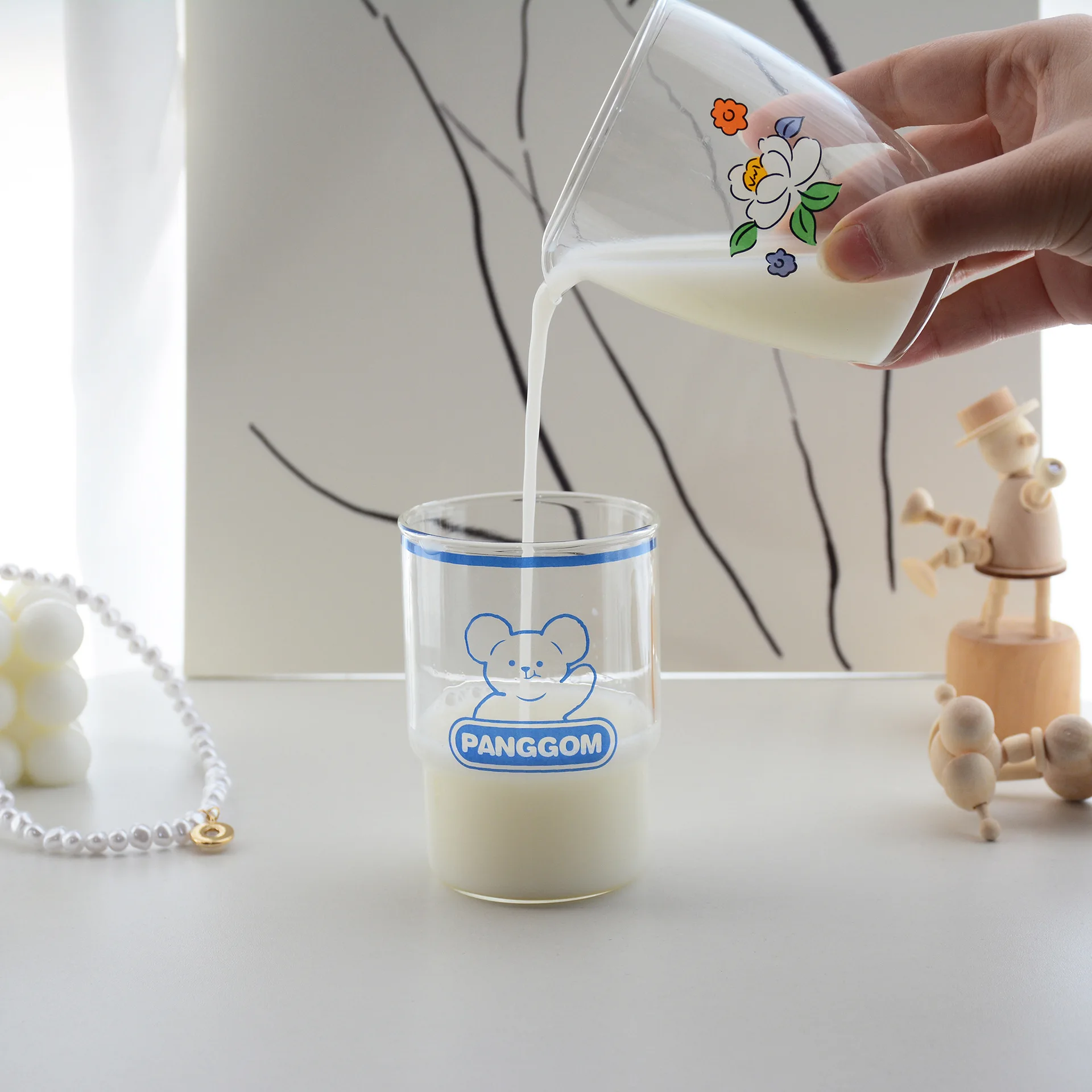 

Cute glass ins style cartoon bear heat-resistant milk juice coffee office home classic simple modern glass