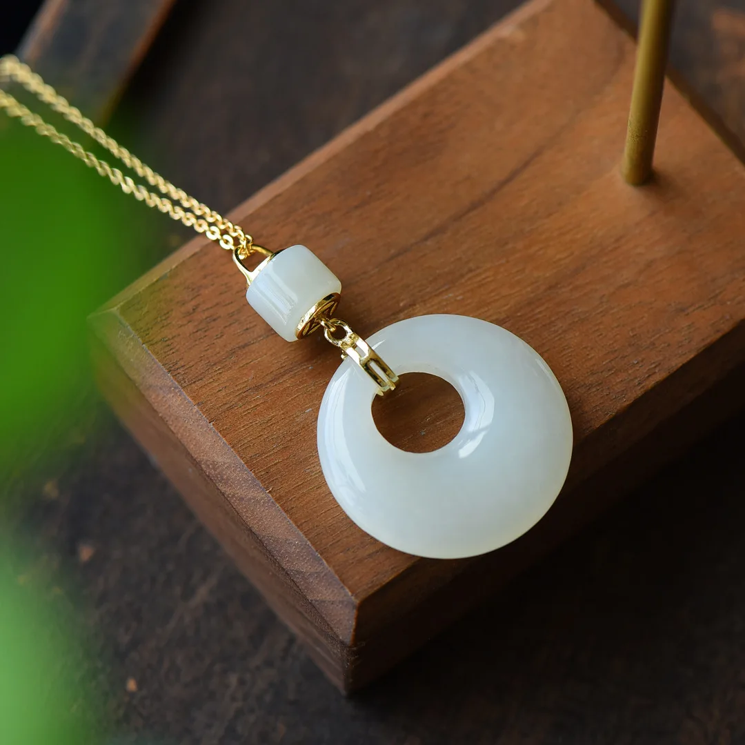 

Jewelry white jade buckle pendant retro necklace s925 silver inlaid Hetian jade white jade pendant simple fashion jewelry gift S