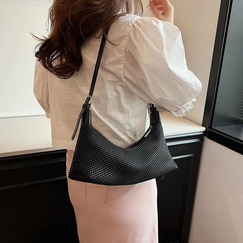 Корейская вместительная сумка для женщин 2024 новая модная через плечо