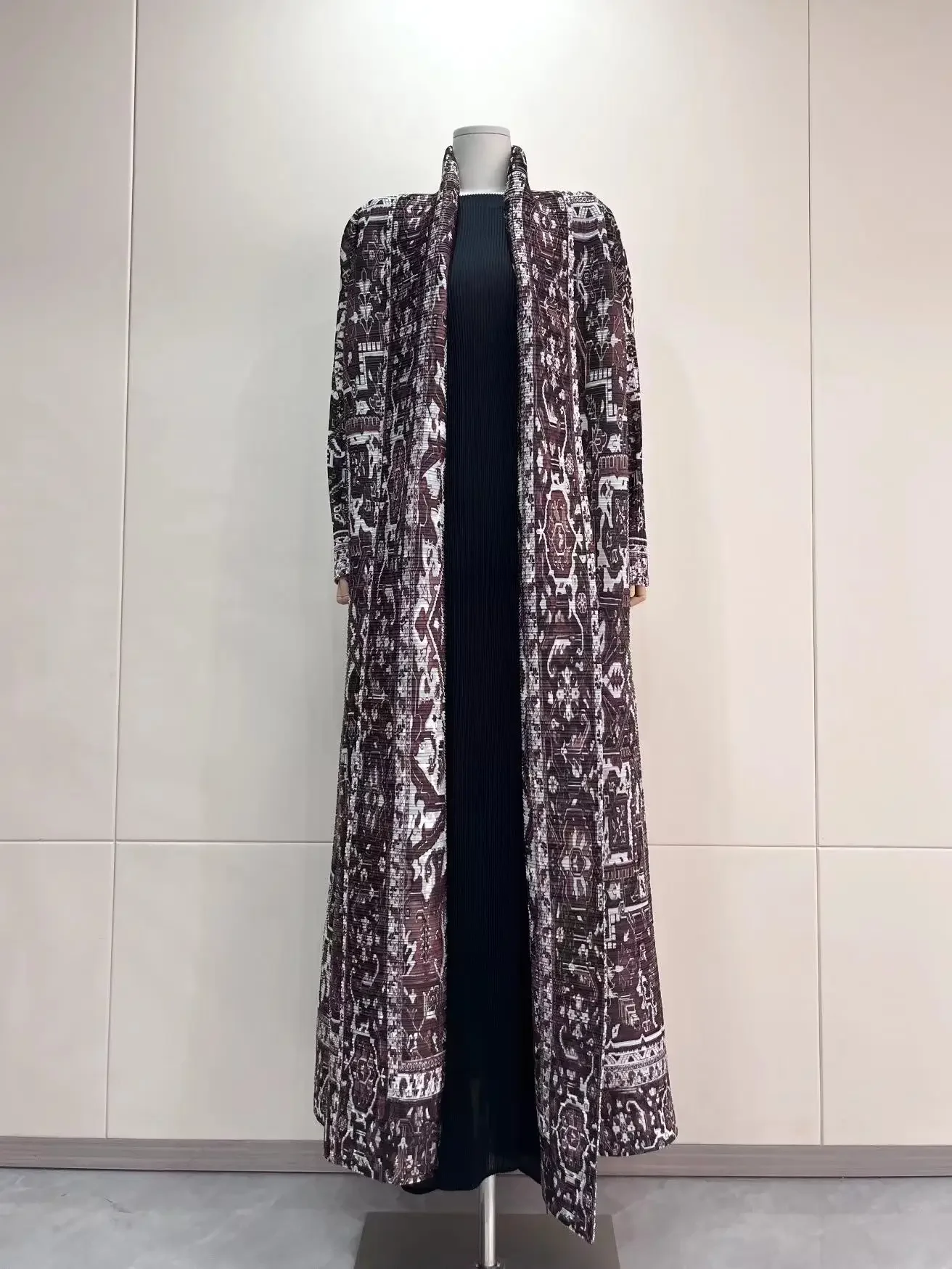 Женское плиссированное платье длинный Тренч с принтом ветровка Новинка лета 2024