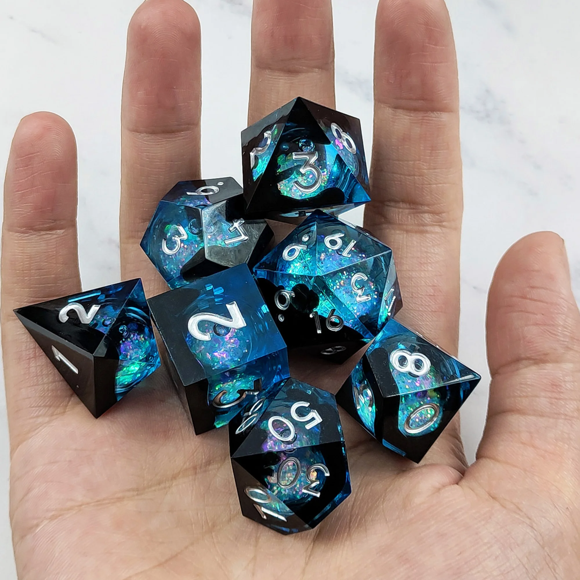 Набор кубиков MINI PLANET синий черный жидкий сердечник многогранные кубики DND для